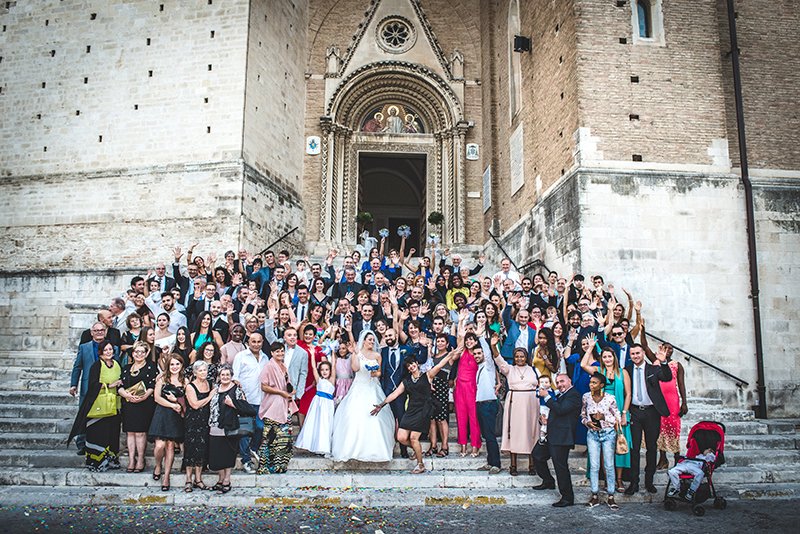 foto di gruppo al matrimonio